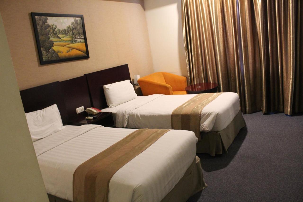 Asialink Premier Karawang Exterior foto