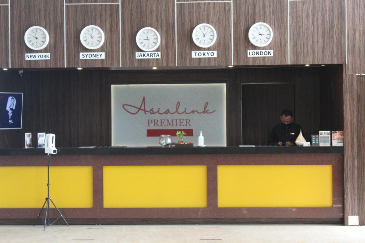 Asialink Premier Karawang Exterior foto