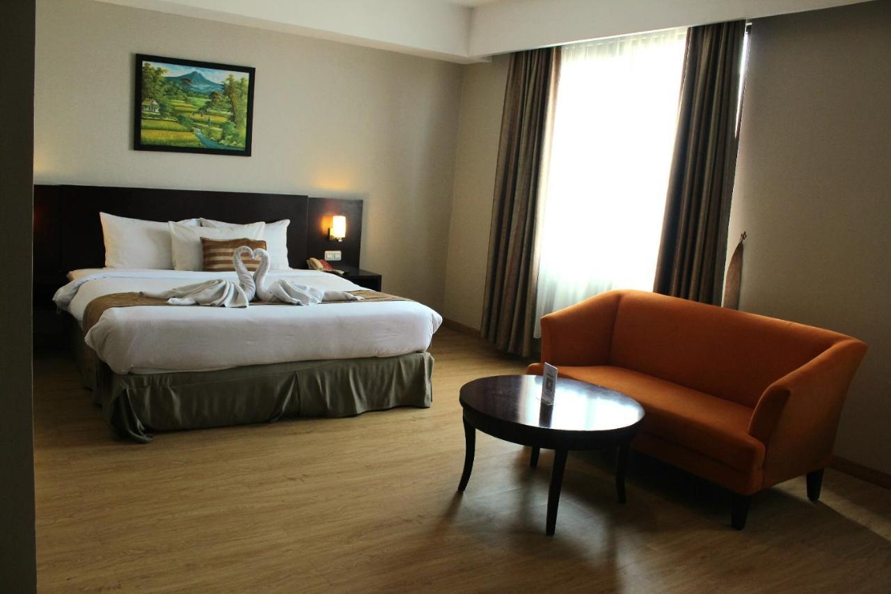 Asialink Premier Karawang Exterior foto