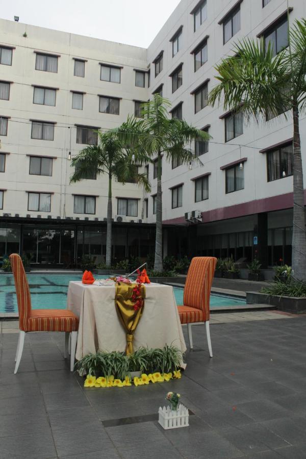Asialink Premier Karawang Exterior foto