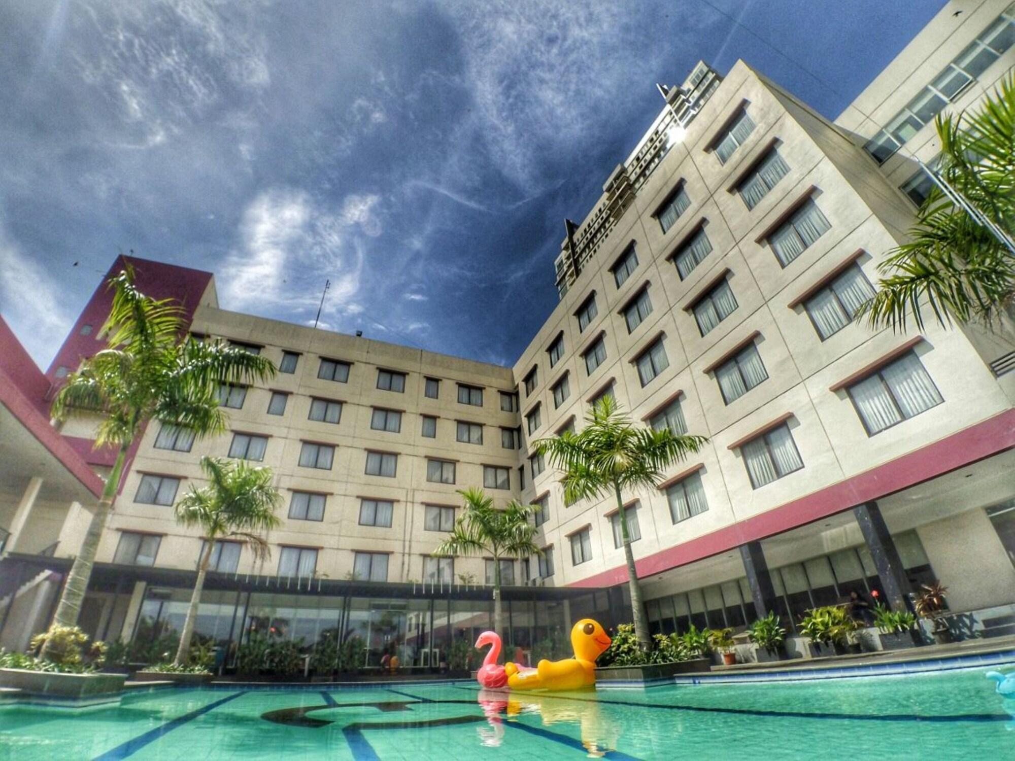 Asialink Premier Karawang Exterior foto