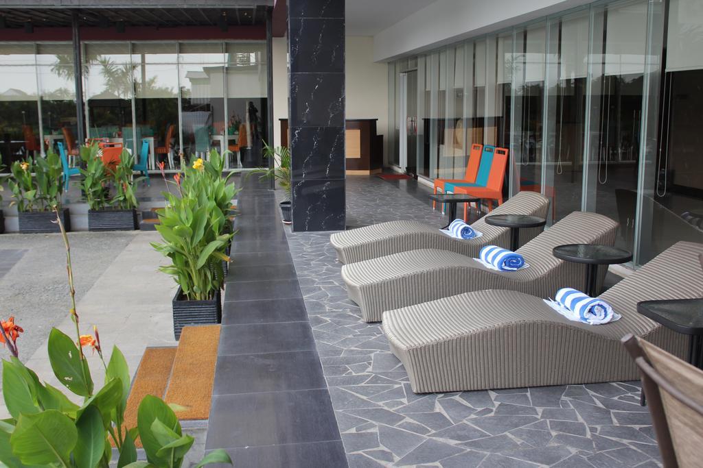 Asialink Premier Karawang Exterior foto